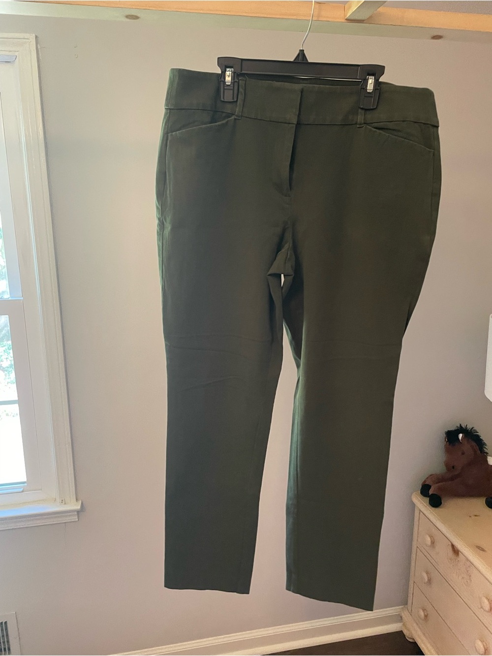 LOFT Olive Green Cropped Pull-On Ankle Pants